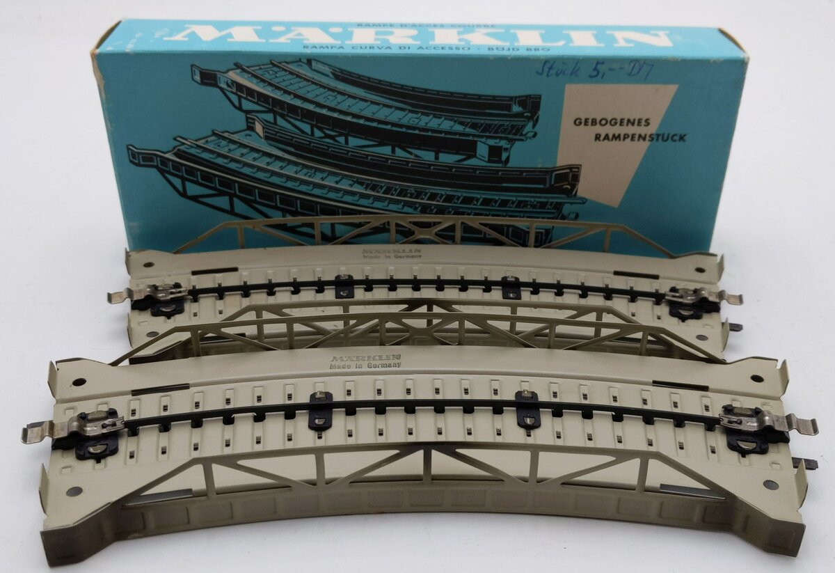 Marklin 7167 HO Scale Curved Approach Section 2-Pk VG/Box