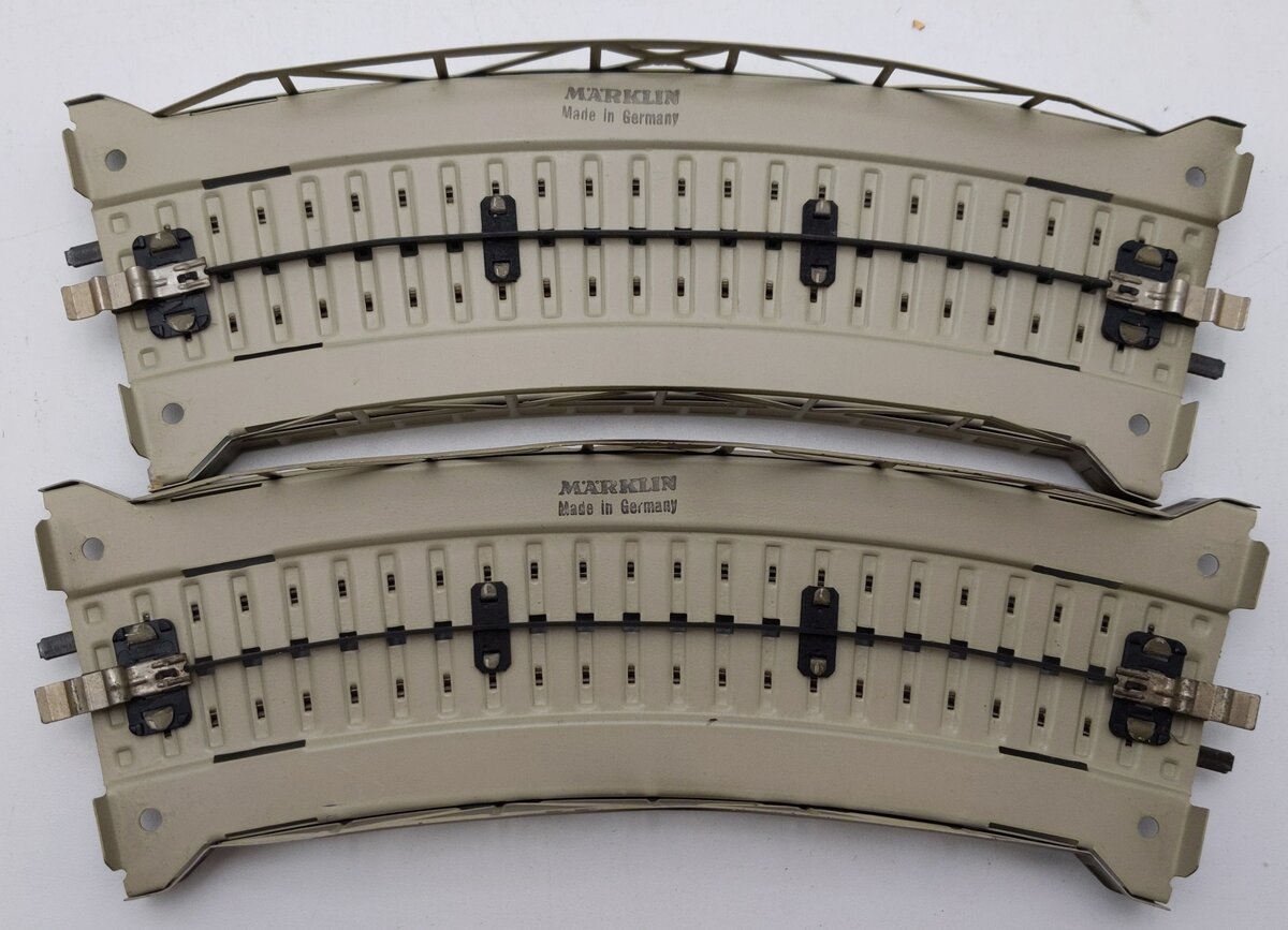 Marklin 7167 HO Scale Curved Approach Section 2-Pk VG/Box