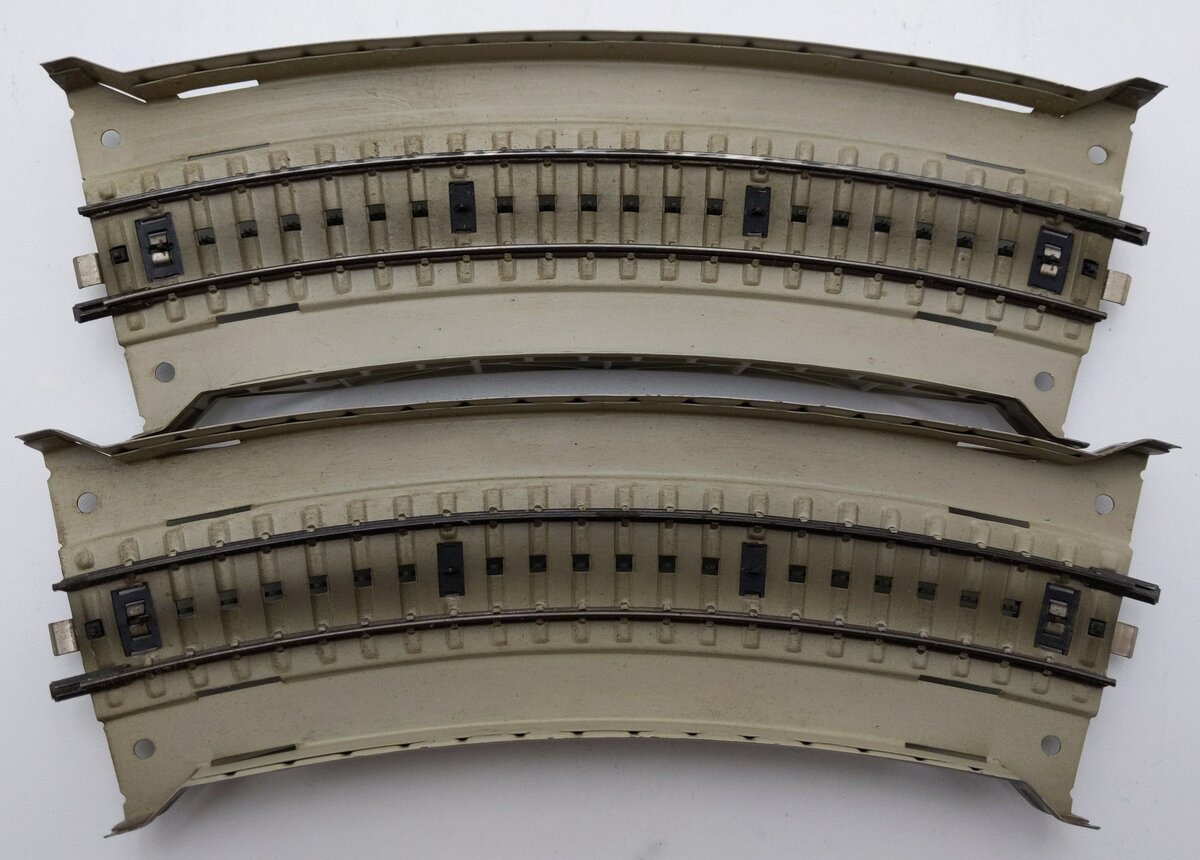 Marklin 7167 HO Scale Curved Approach Section 2-Pk VG/Box