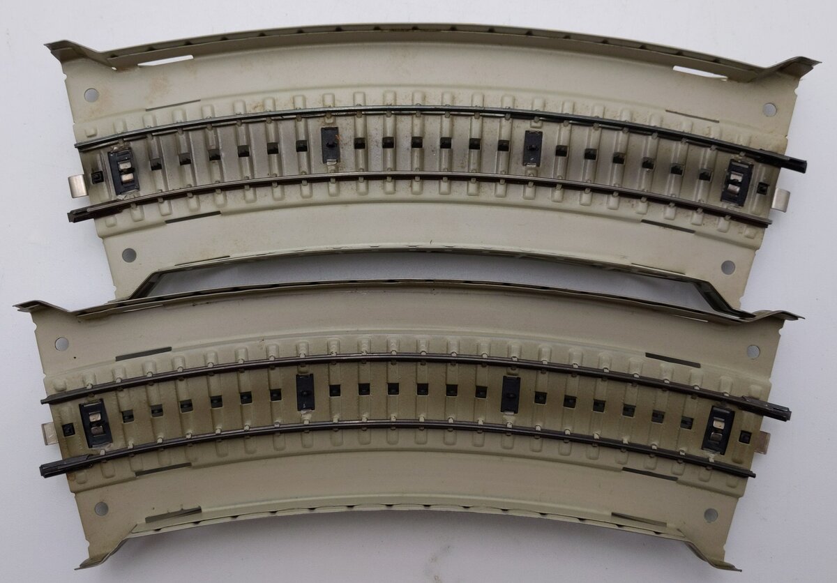 Marklin 7167 HO Scale Curved Approach Section 2-Pk VG/Box