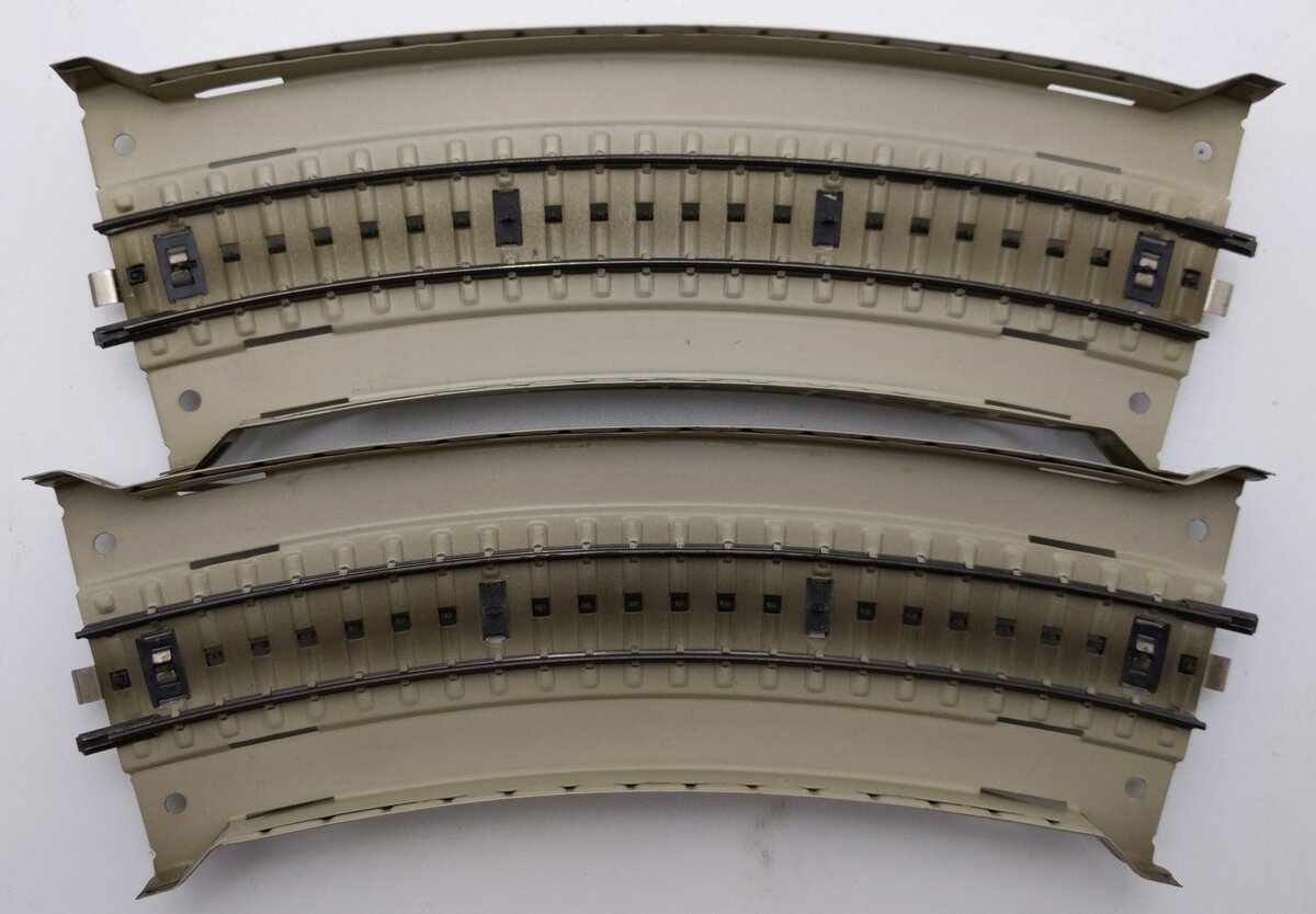 Marklin 7167 HO Scale Curved Approach Section 2-Pk EX/Box