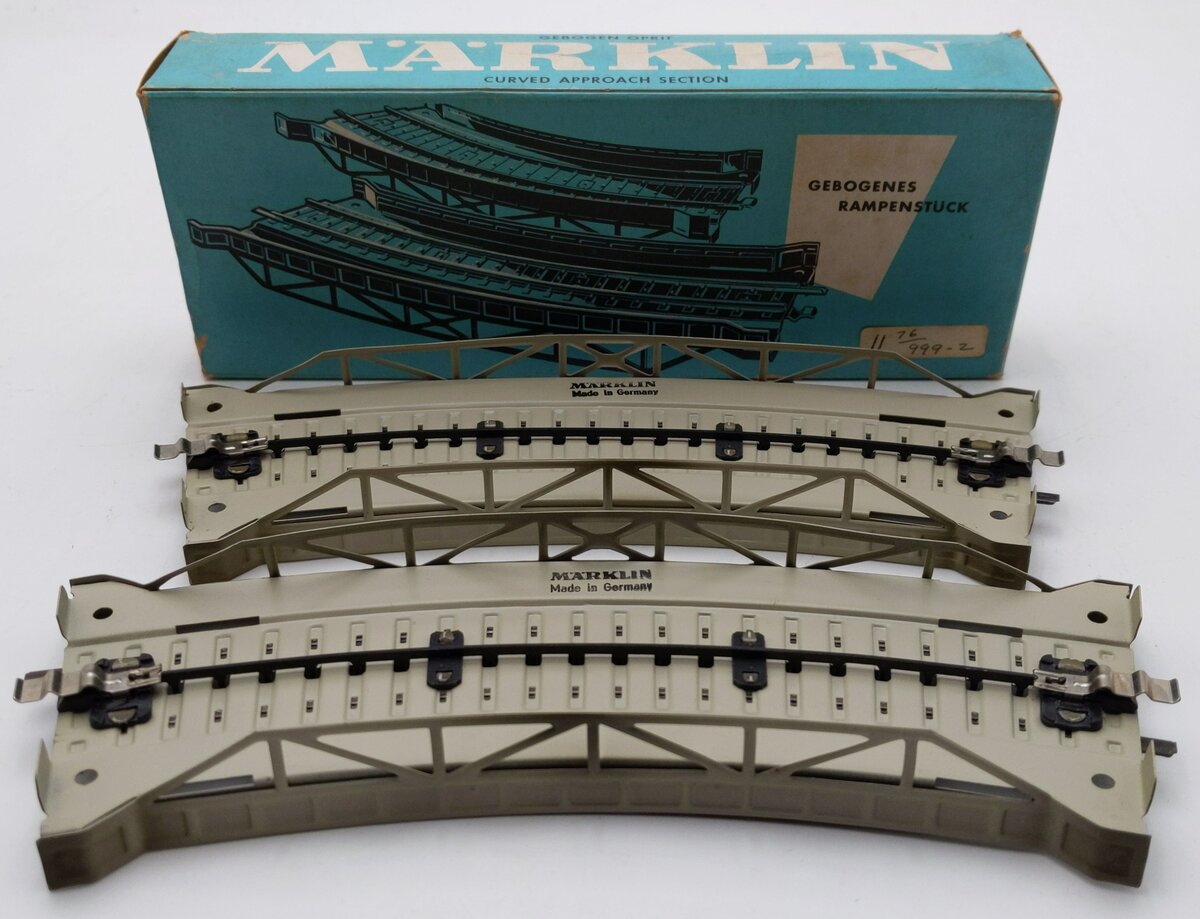 Marklin 7167 HO Scale Curved Approach Section 2-Pk EX/Box