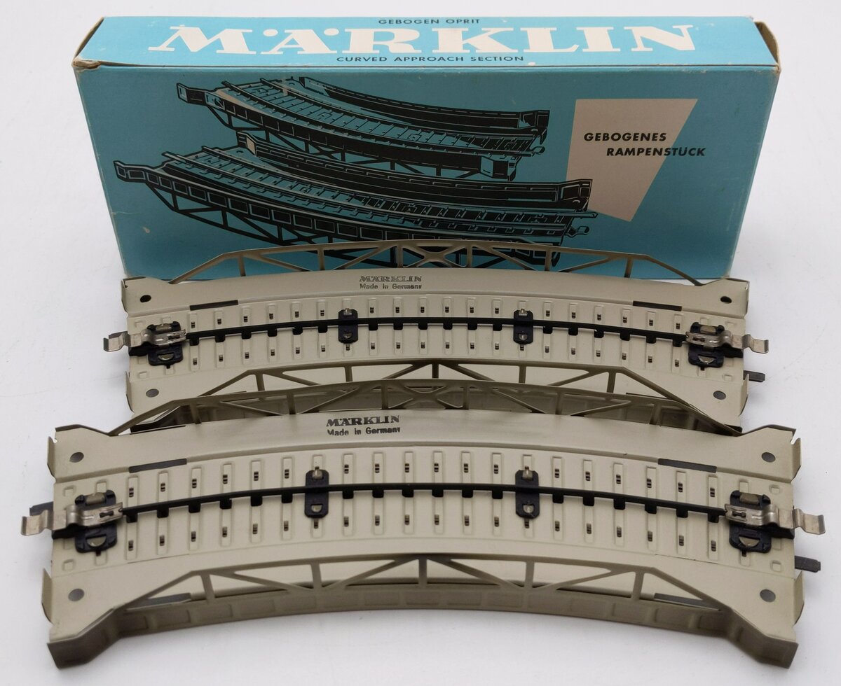 Marklin 7167 HO Scale Curved Approach Section 2-Pk VG/Box