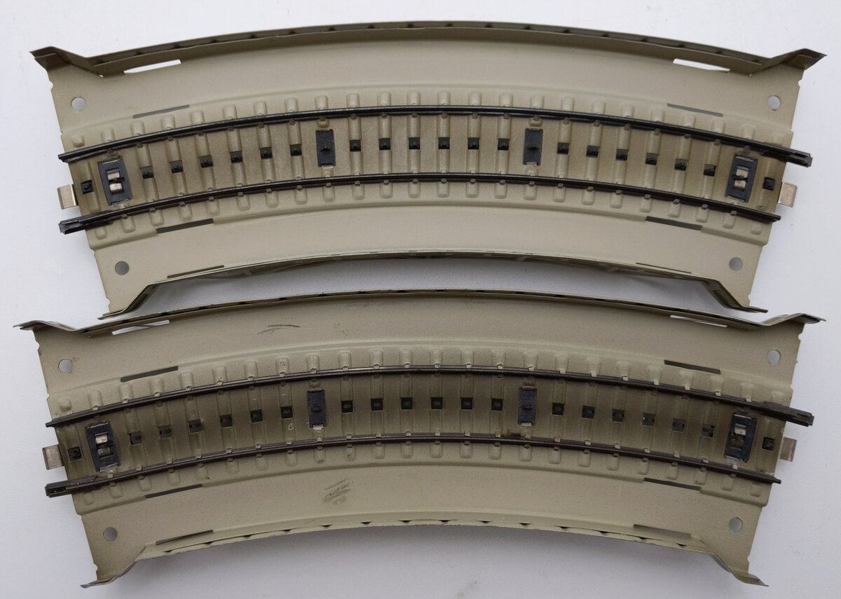 Marklin 7167 HO Scale Curved Approach Section 2-Pk VG/Box