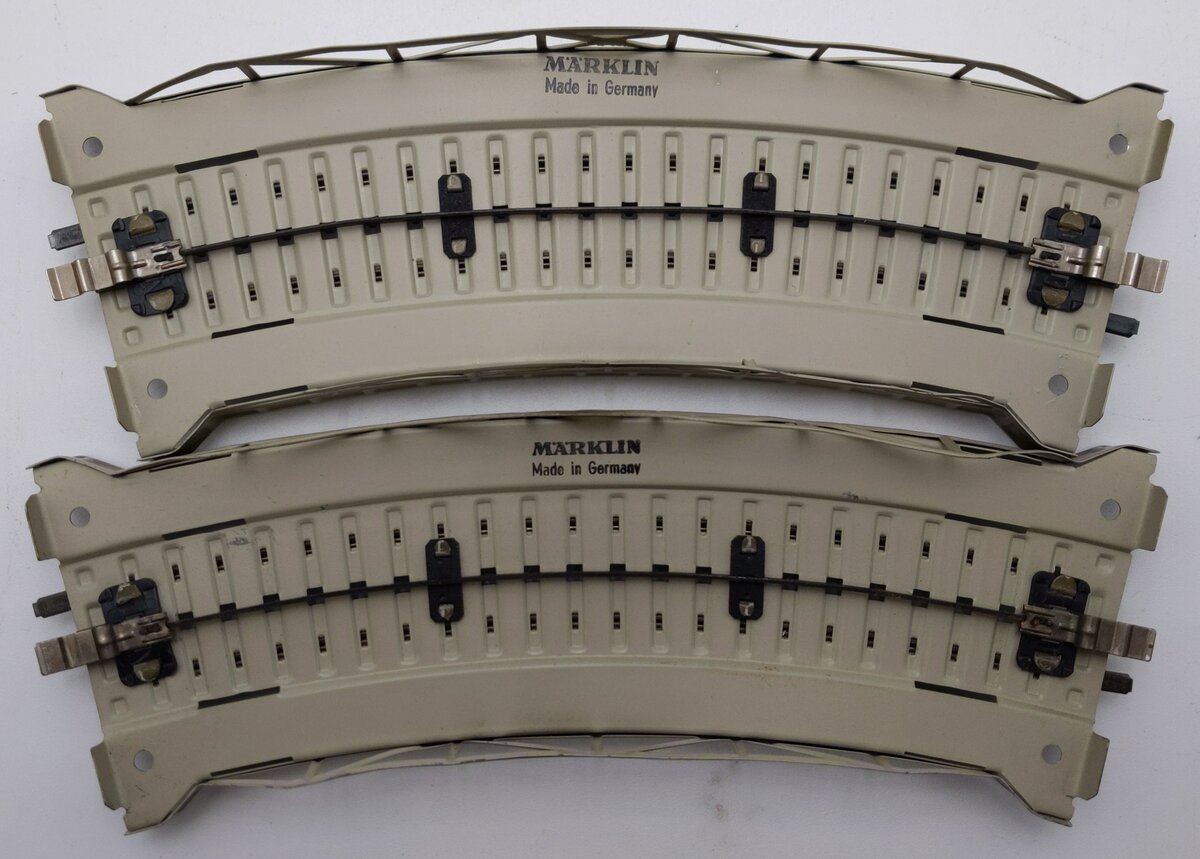 Marklin 7167 HO Scale Curved Approach Section 2-Pk VG/Box