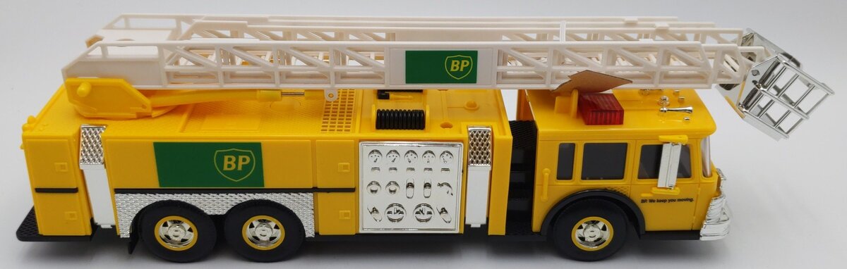 BP 1:35 Scale 1999 Aerial Tower Fire Truck EX/Box