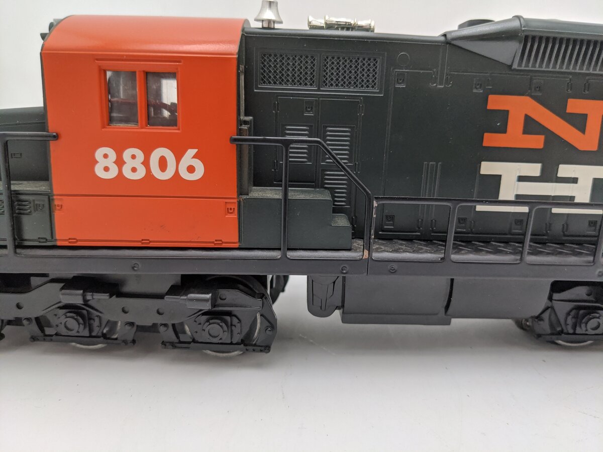 Lionel 6-18806 O Gauge New Haven SD-18 Powered Diesel Locomotive #8806 LN/Box