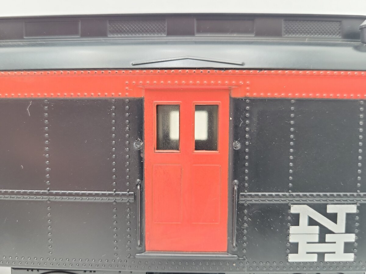 Atlas 2001403-1 O Gauge New Haven 60' RPO Coach #3284 (3-Rail) VG