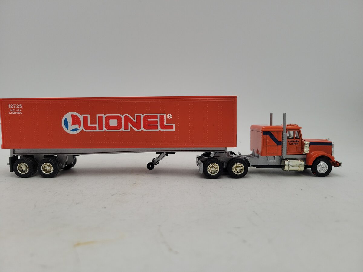 Lionel 6-12725 O Lionel Tractor and Trailer #12725 VG/Box