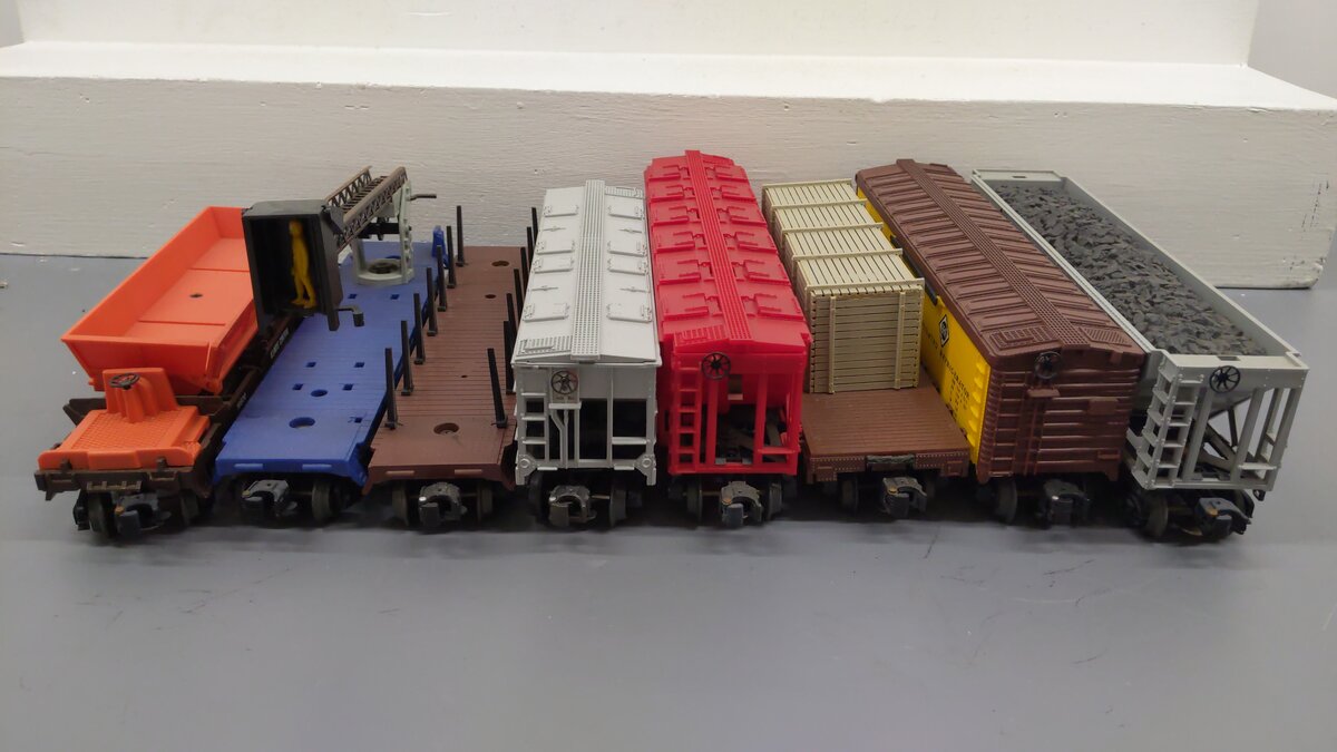 Lionel & Others O Gauge Train Cars [8] VG