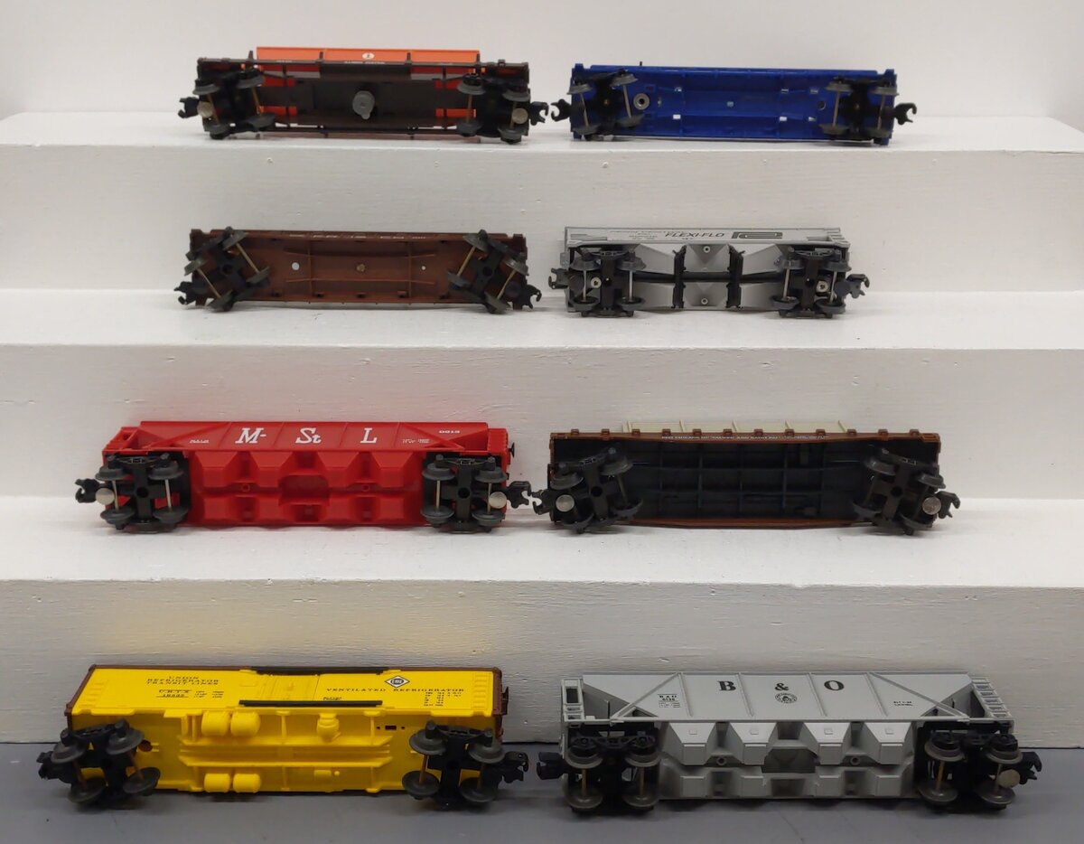 Lionel & Others O Gauge Train Cars [8] VG