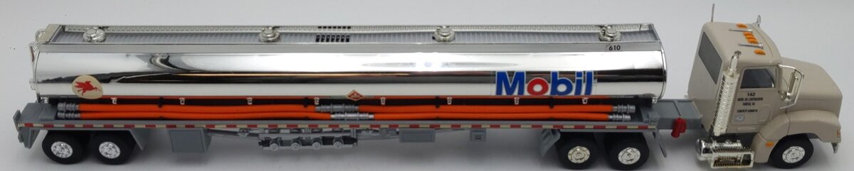 Boise 1999 1:43 Scale Mobil Oil Toy Tanker Truck Limited Edition EX/Box