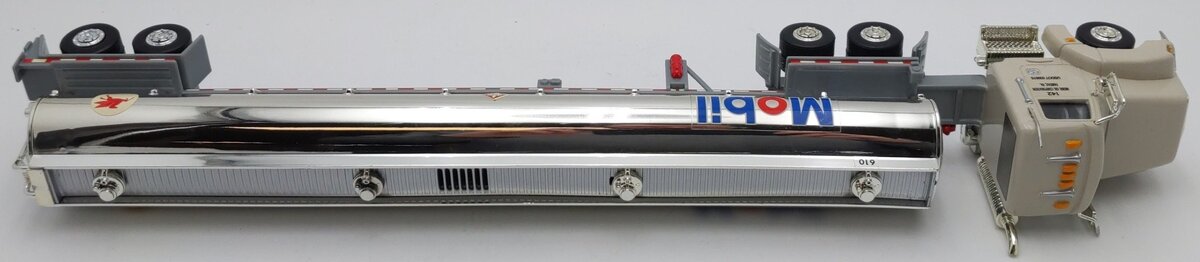 Boise 1999 1:43 Scale Mobil Oil Toy Tanker Truck Limited Edition EX/Box