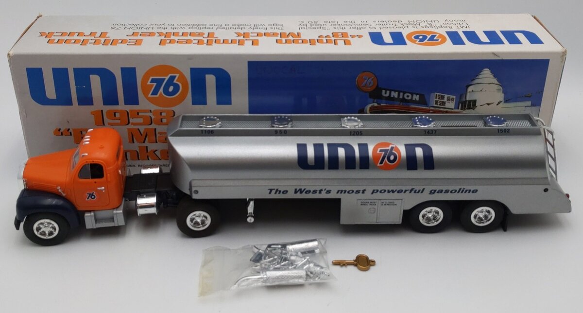 JMT Replicas Union 76 1958 Mack Model B Tanker Truck Bank 1:43 Diecast EX/Box