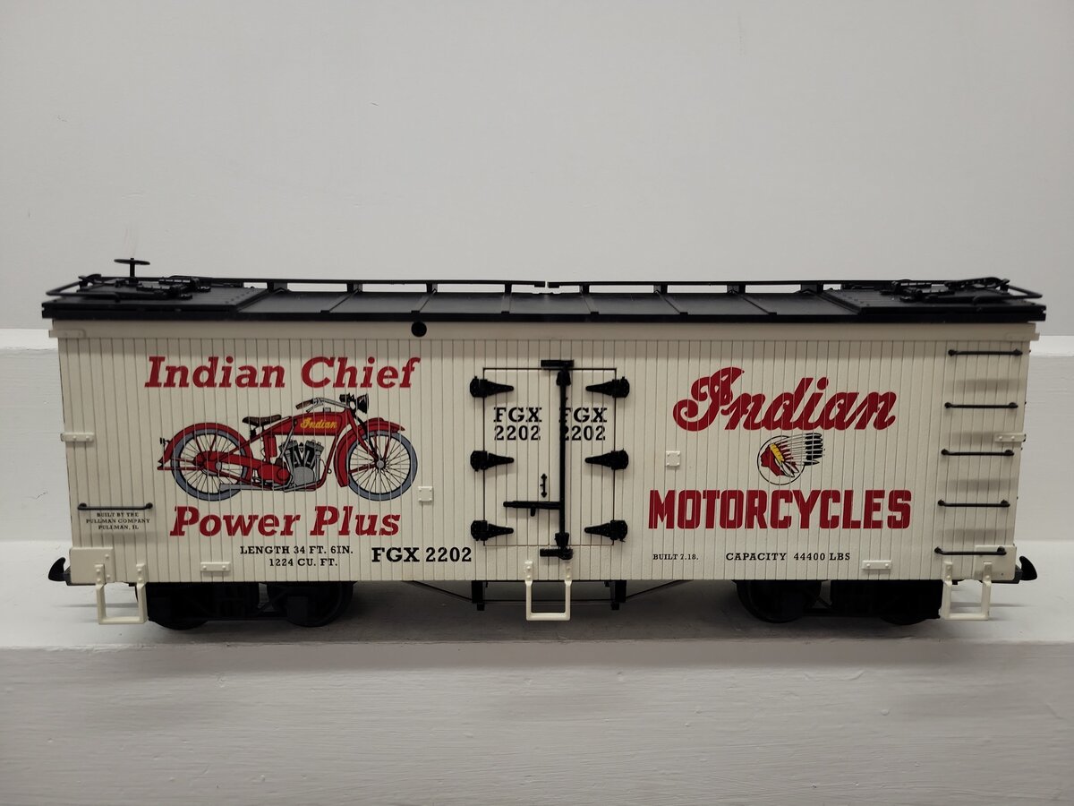 USA Trains R16079 G Indian Motorcycles Reefer Car #2202 EX/Box