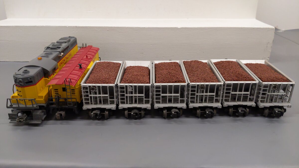 Lionel 6-11837 O Gauge Union Pacific GP9 Diesel Train Set (Set of 8) EX/Box