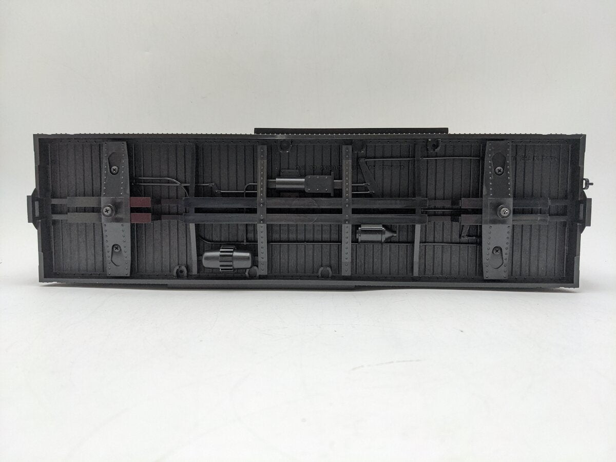 USA Trains R19043B G Burlington Simulated Steel Box Car (Black/Silver) #30707 EX/Box