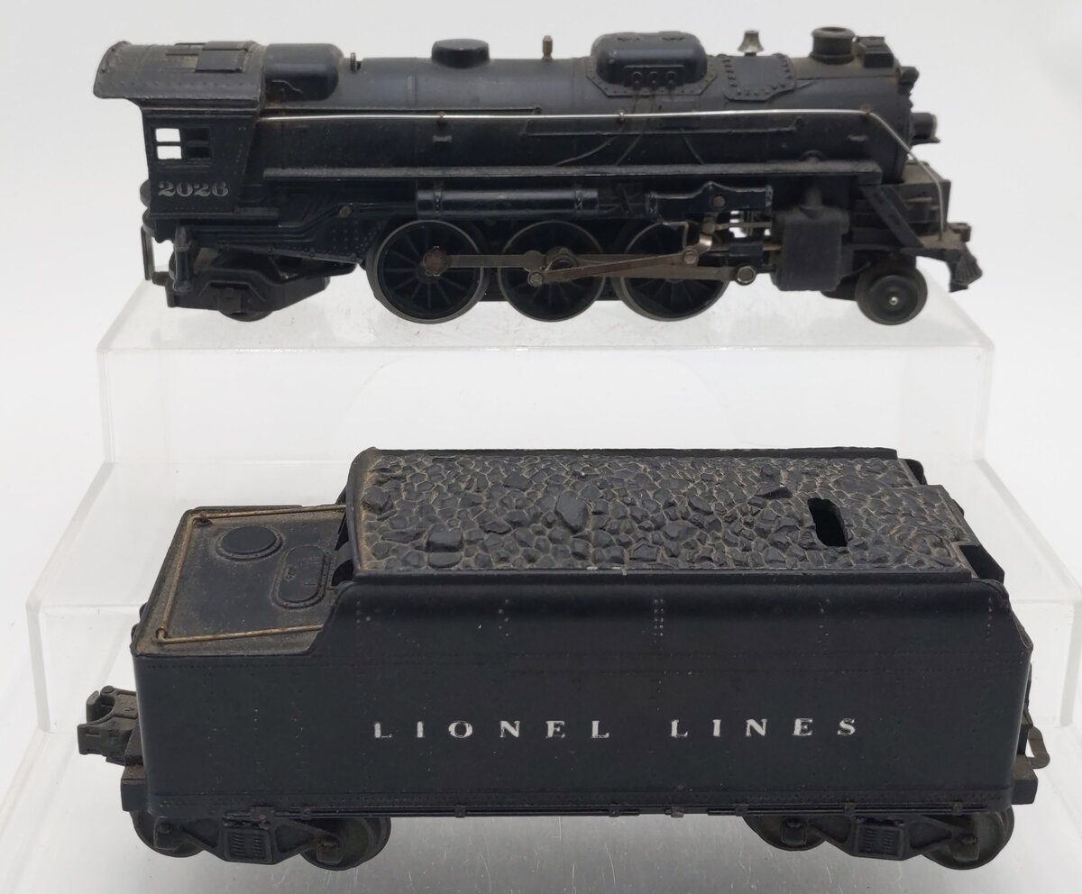 Lionel 2026 Vintage O 2-6-4 Diecast Steam Locomotive & 6466WX Tender VG