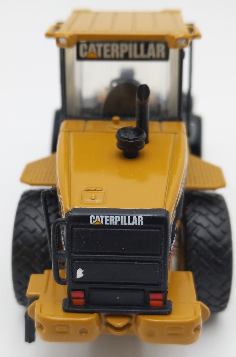 Norscot 55057 1:50 Diecast Caterpillar 924G Versalink Wheel Loader w/Work Tools EX/Box