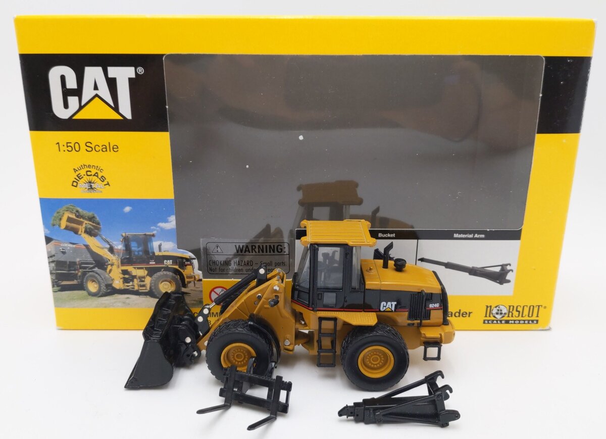 Norscot 55057 1:50 Diecast Caterpillar 924G Versalink Wheel Loader w/Work Tools EX/Box