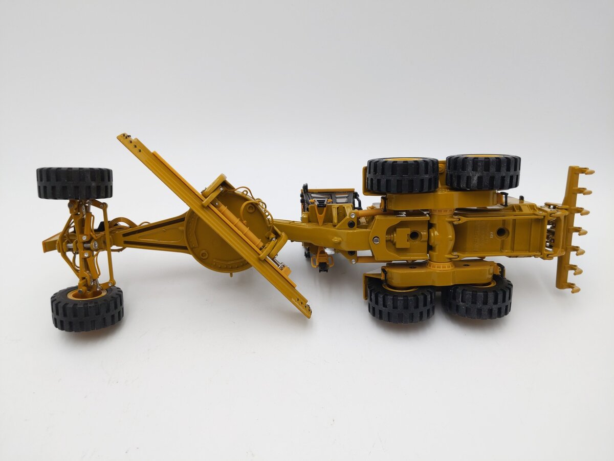 Norscot 55133 1:50 Diecast Caterpillar 24H Motor Grader EX/Box