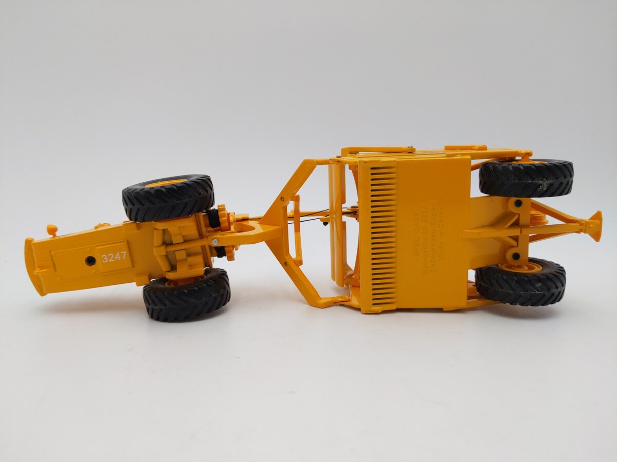 Spec-Cast CON005 1:50 LeTourneau Super C Tournapull with LP Carryall Scraper EX/Box