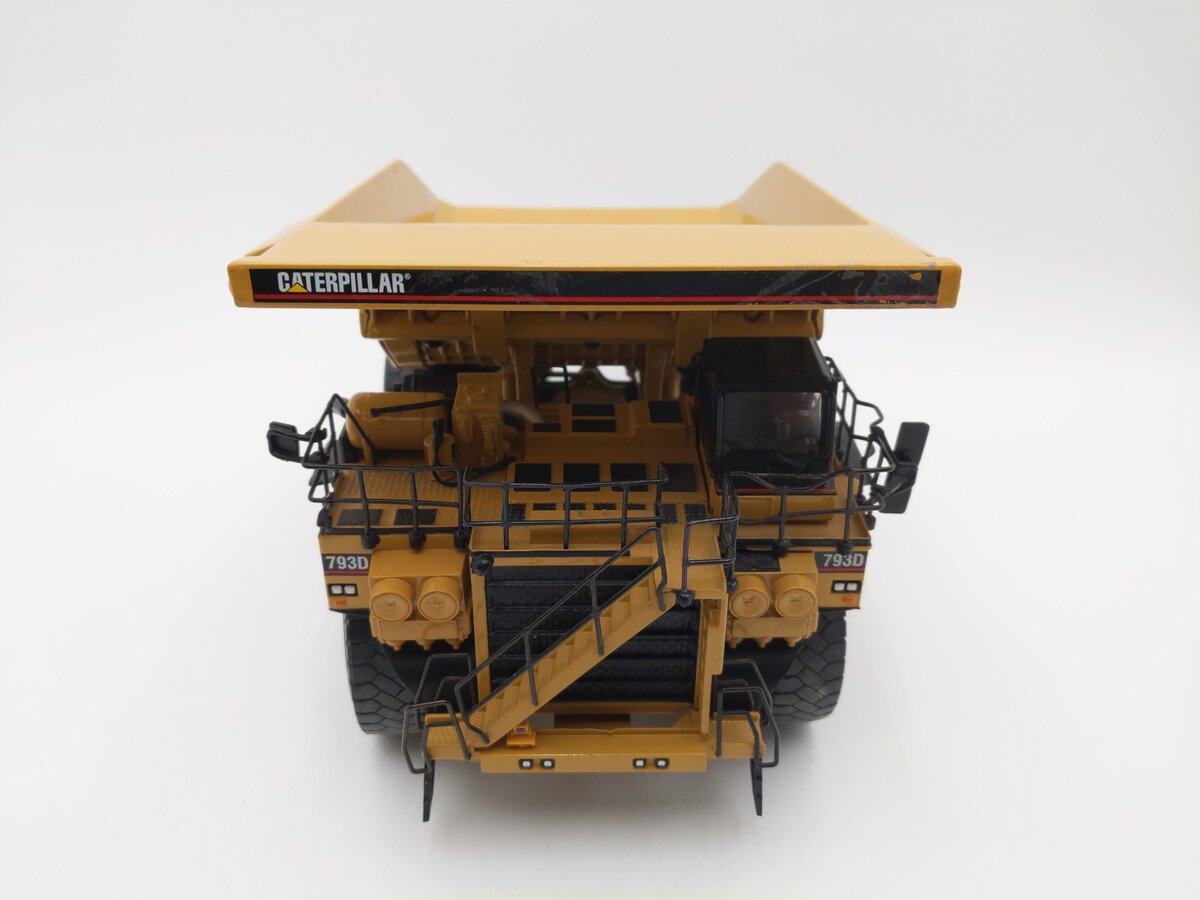 Norscot 55151 1:50 Scale Diecast Caterpillar 793D Off Highway Truck EX/Box