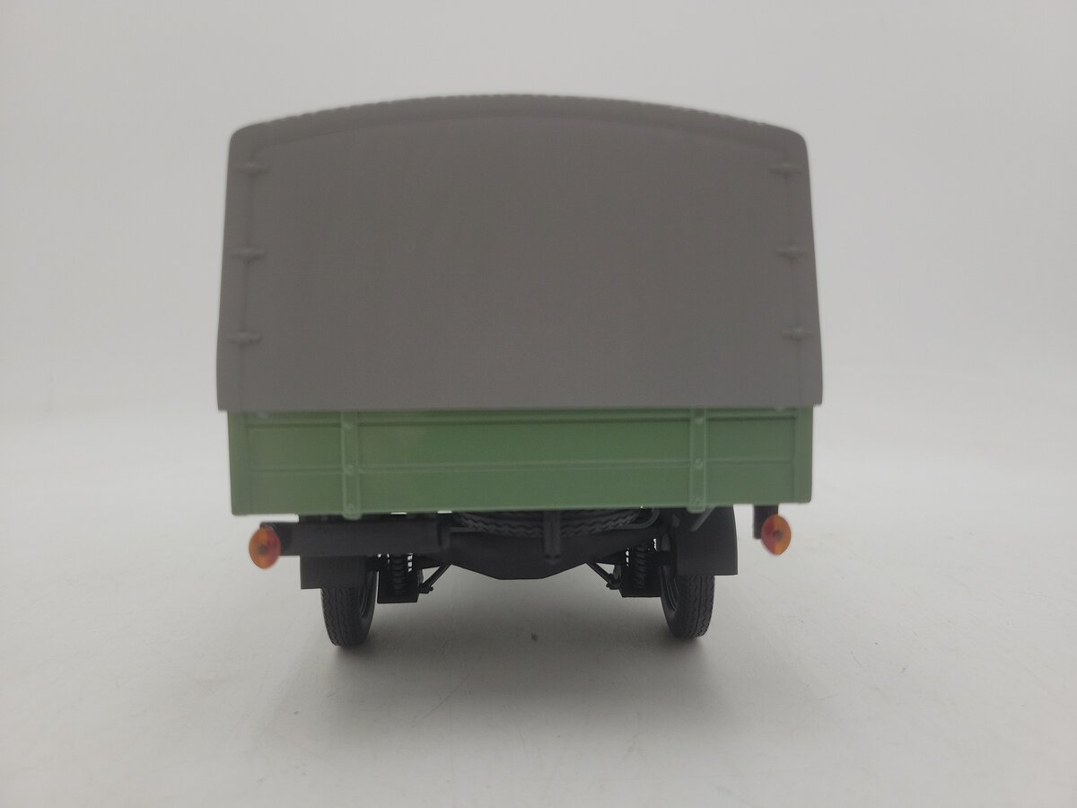 Minichamps 1:18 Scale Green/Gray Tempo Hanseat 3 Rad 1950 - 1952 EX