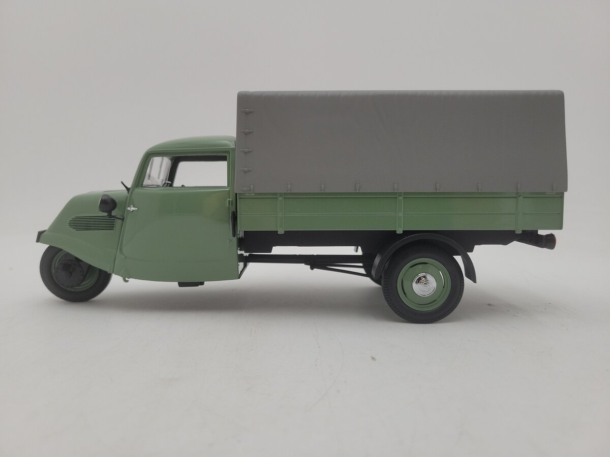 Minichamps 1:18 Scale Green/Gray Tempo Hanseat 3 Rad 1950 - 1952 EX