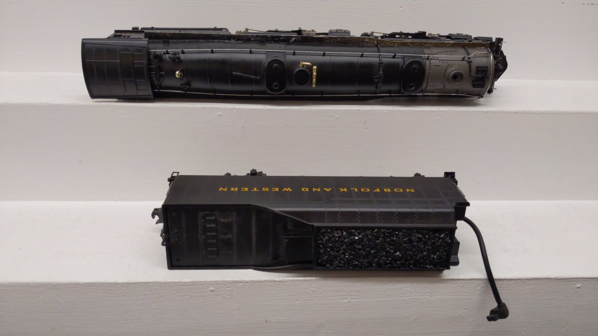 MTH 20-3036-1 O Gauge N&W 2-6-6-4 Class A Steam Locomotive & Tender w/PS1 #1218 VG