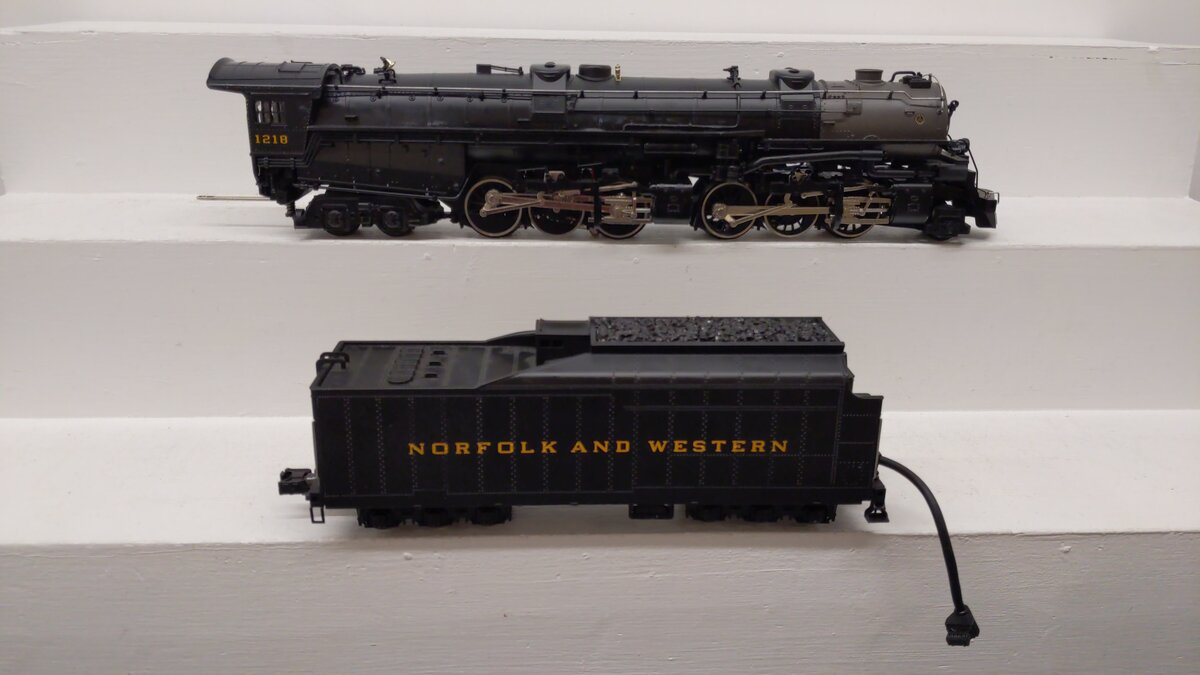 MTH 20-3036-1 O Gauge N&W 2-6-6-4 Class A Steam Locomotive & Tender w/PS1 #1218 VG