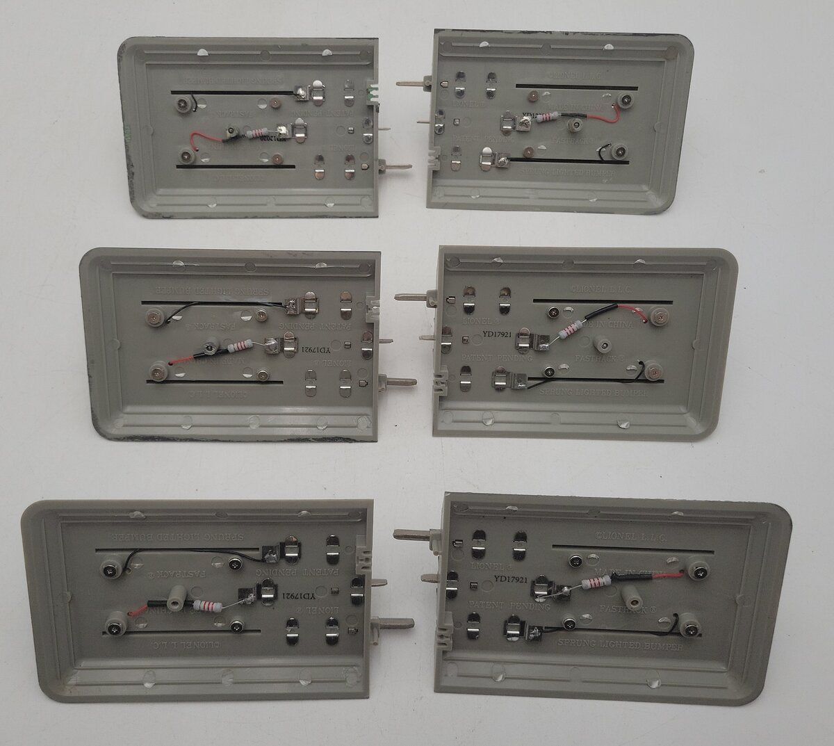 Lionel 6-12035 O Gauge FasTrack Lighted Bumper (3 Sets of 2) EX