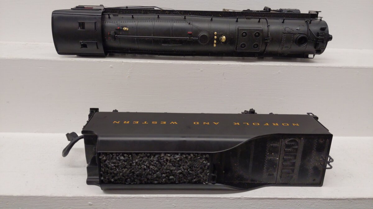 MTH 20-3058-1 N&W 4-8-4 Unshrouded J-Class Steam Loco & Tender #605 with PS2 EX