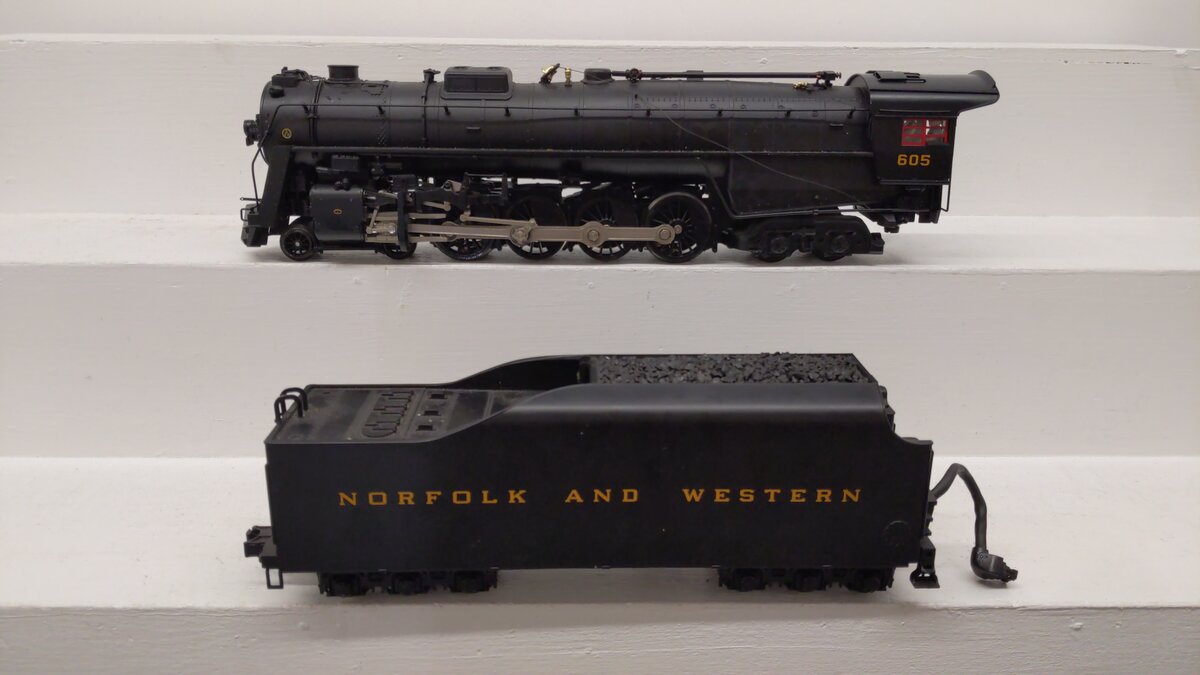MTH 20-3058-1 N&W 4-8-4 Unshrouded J-Class Steam Loco & Tender #605 with PS2 EX