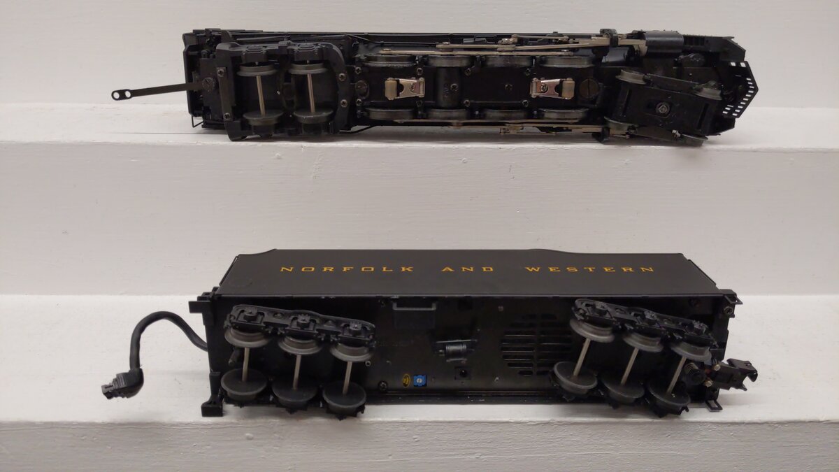 MTH 20-3058-1 N&W 4-8-4 Unshrouded J-Class Steam Loco & Tender #605 with PS2 EX