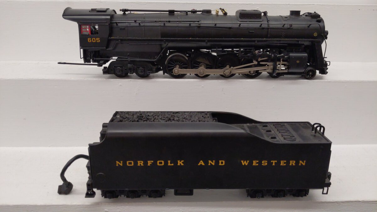 MTH 20-3058-1 N&W 4-8-4 Unshrouded J-Class Steam Loco & Tender #605 with PS2 EX