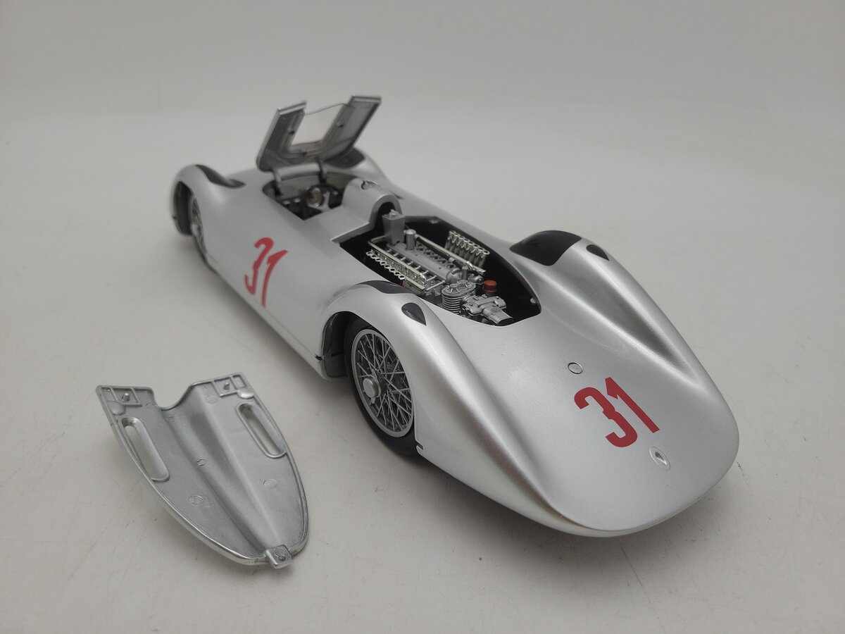 Revell AG2001 1:18 Scale Audi 31 Auto Union Type C Stromlinie Racing Car #31 EX