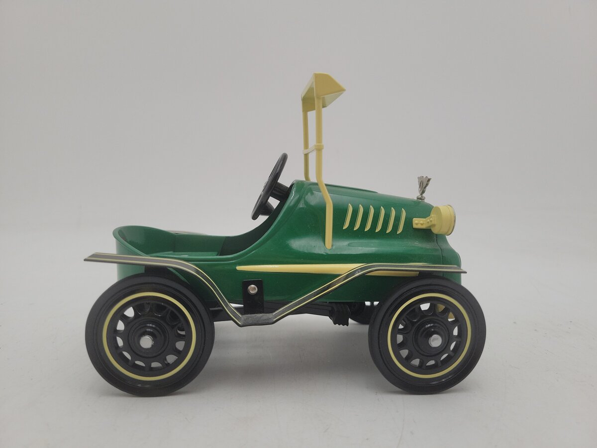 Hallmark Garton Tin Lizzie Green & Yellow Classic Kiddie Pedal Car EX