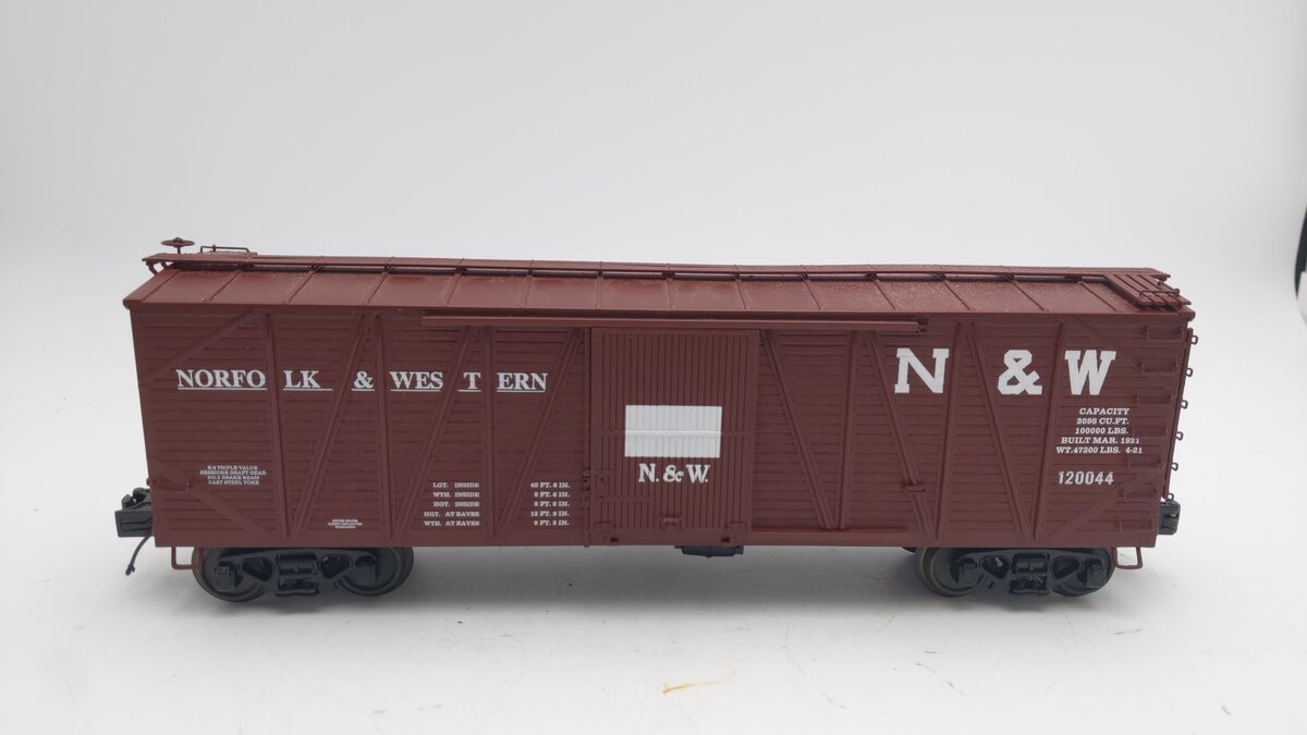 MTH 20-93957 O Norfolk & Western 40' Single Sheathed Boxcar #120044 EX