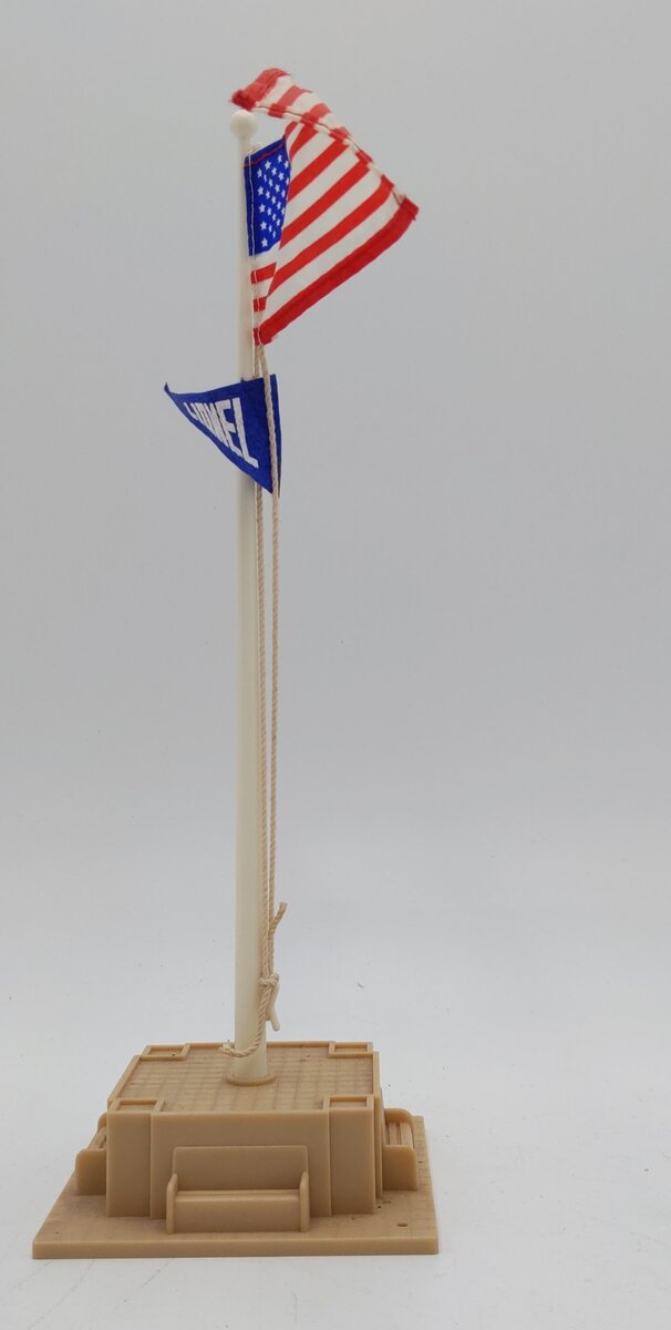 Lionel 6-2320 O / O27 Scale Flag Pole Kit EX/Box