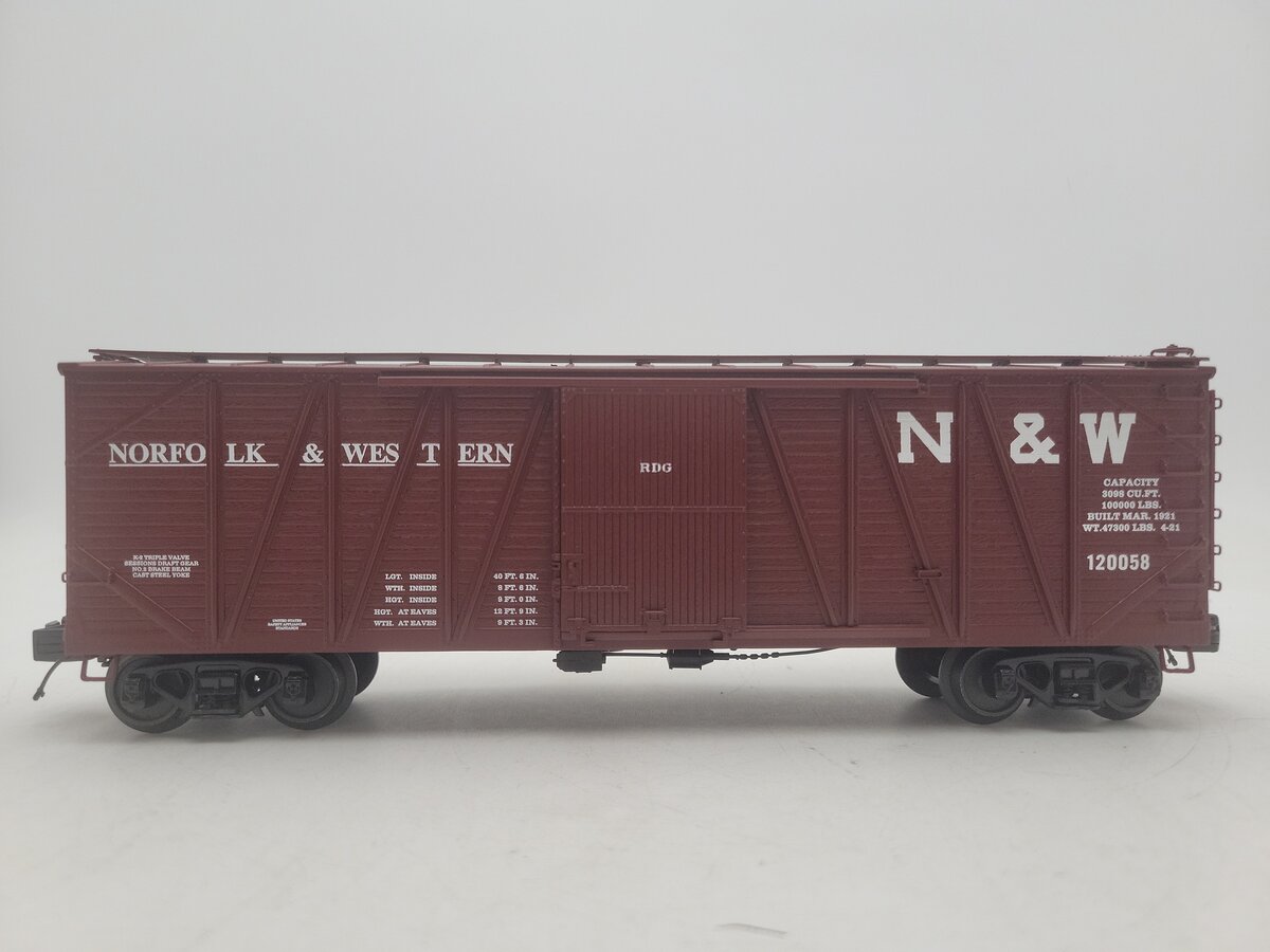 MTH 20-93957 O Norfolk & Western 40' Single Sheathed Boxcar #120058 EX