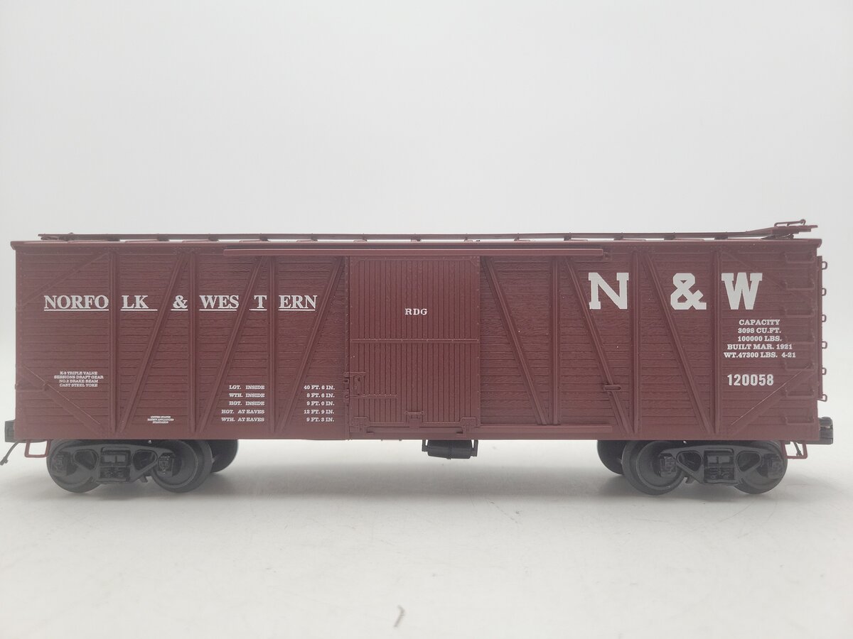 MTH 20-93957 O Norfolk & Western 40' Single Sheathed Boxcar #120058 EX