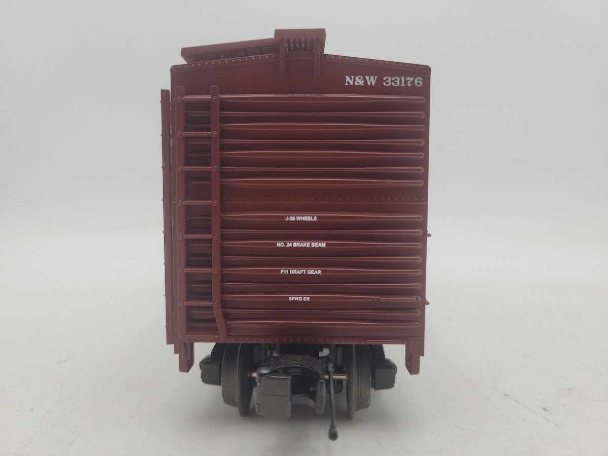 MTH 20-94518 O Gauge Norfolk & Western Steel Sided Stockcar #33176 EX