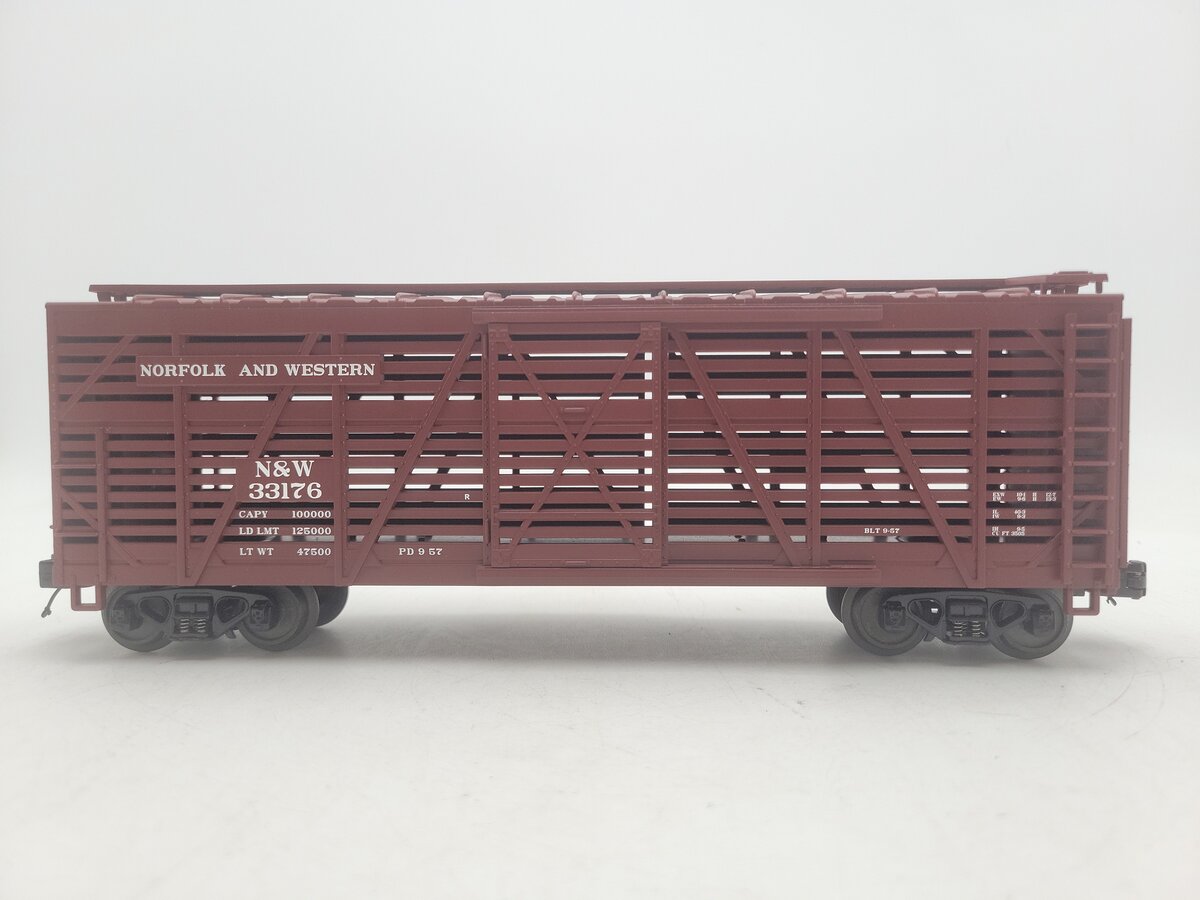 MTH 20-94518 O Gauge Norfolk & Western Steel Sided Stockcar #33176 EX