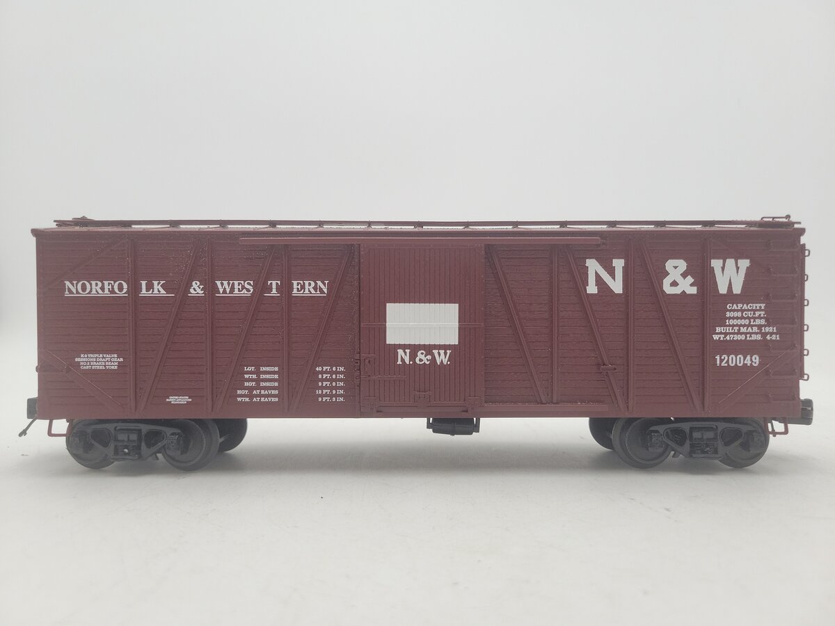 MTH 20-93371 N&W 40' USRA Sheathed Boxcar #120049 EX