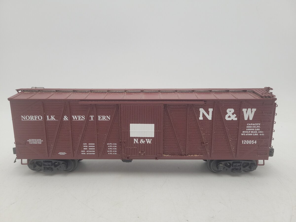 MTH 20-93957 O Norfolk & Western 40' Single Sheathed Boxcar #120054 EX