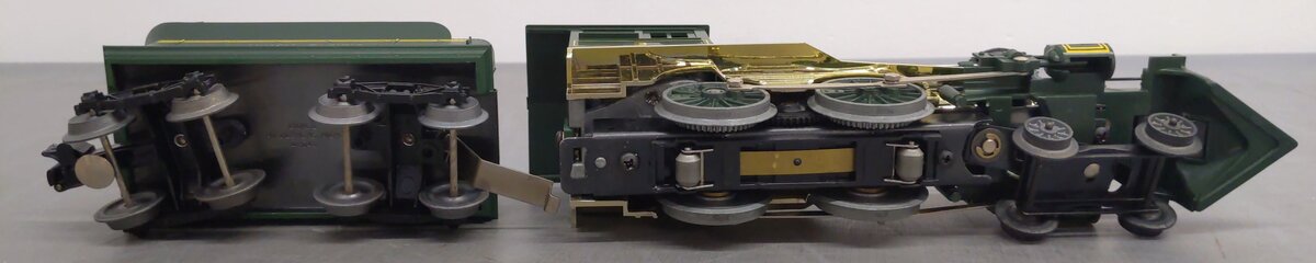 Lionel 6-8104 O Union Pacific Golden Arrow General Steam Loco #3 w/Display Case EX