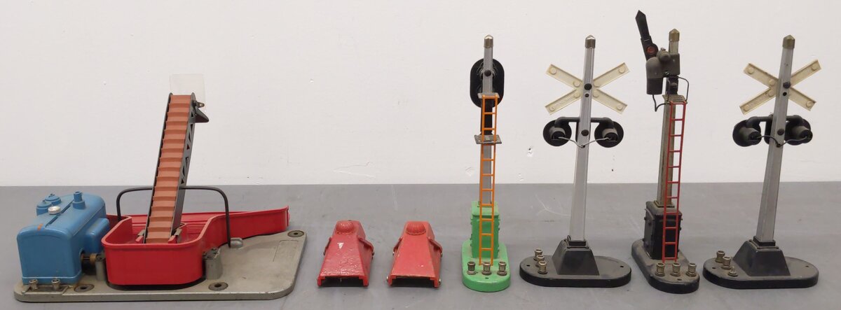 Lionel O Gauge Vintage Accessories #154,153,153,154,260,260,397 [7] VG