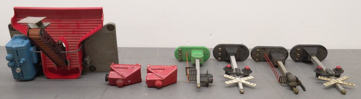 Lionel O Gauge Vintage Accessories #154,153,153,154,260,260,397 [7] VG