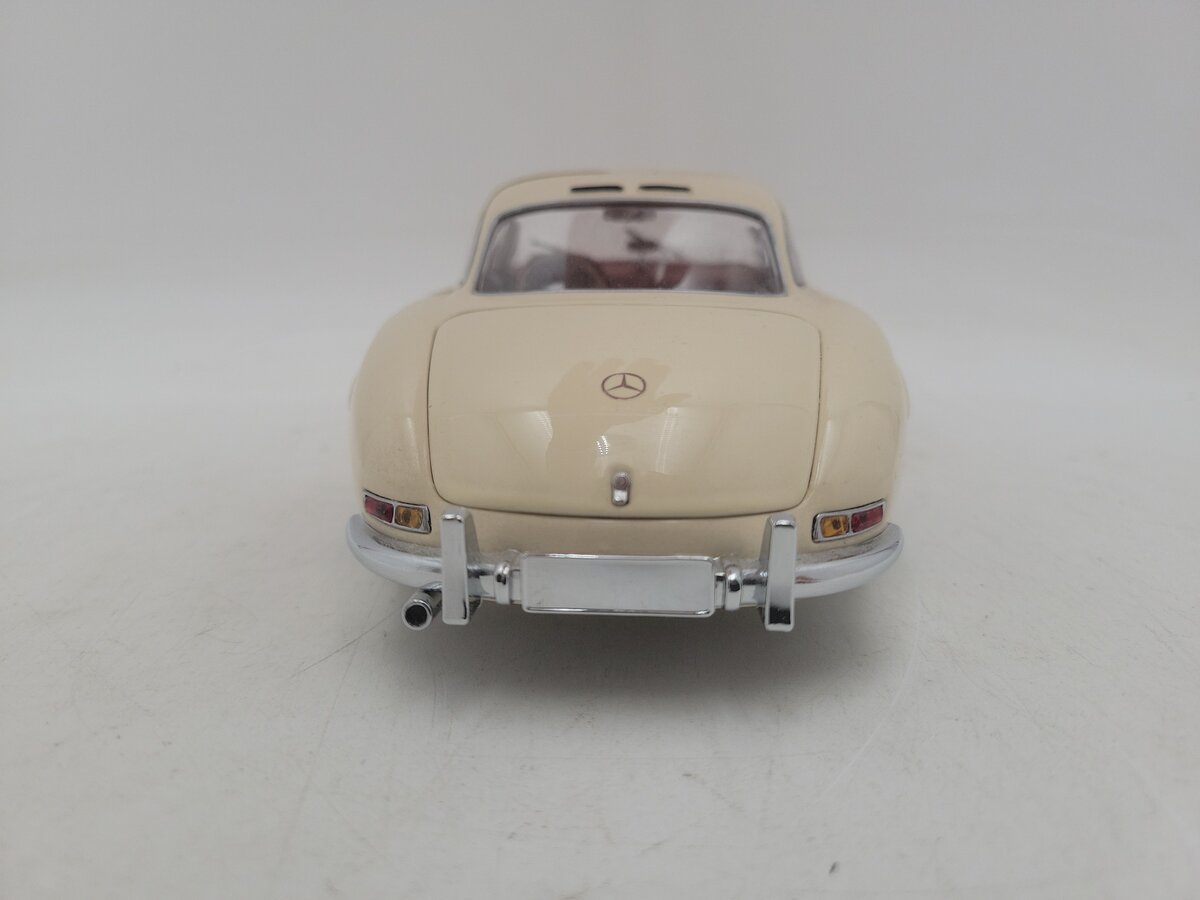 Minichamps 0309002 1:18 Scale Cream Mercedes-Benz 300 SL Gullwing 1954 Diecast EX